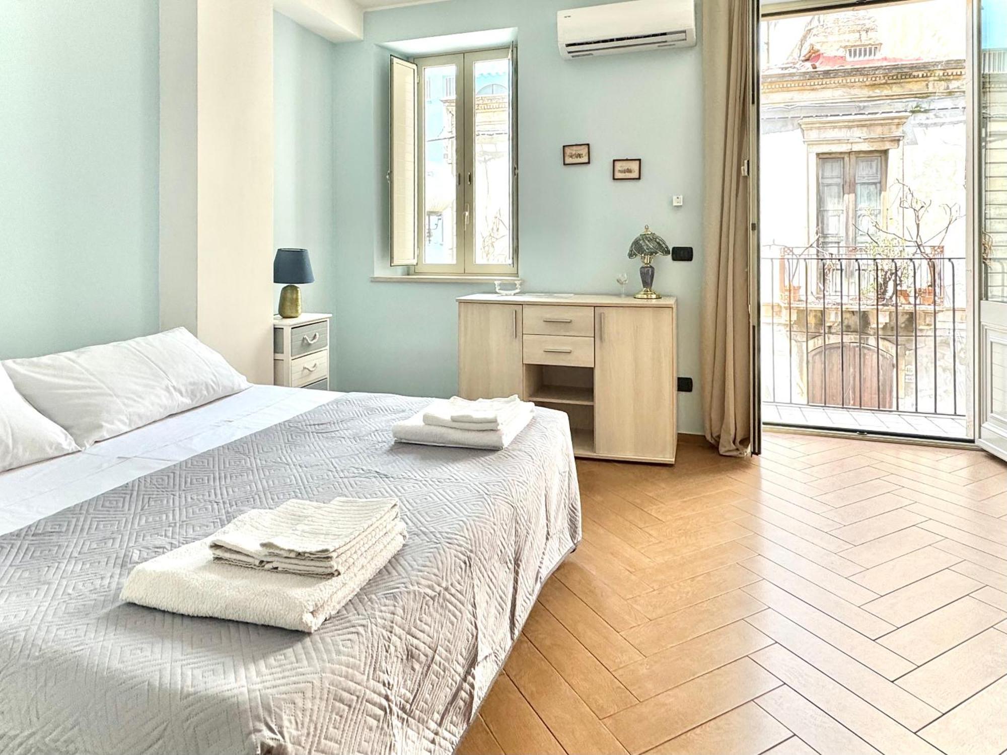 Maremare Apartments Giardini Naxos Esterno foto