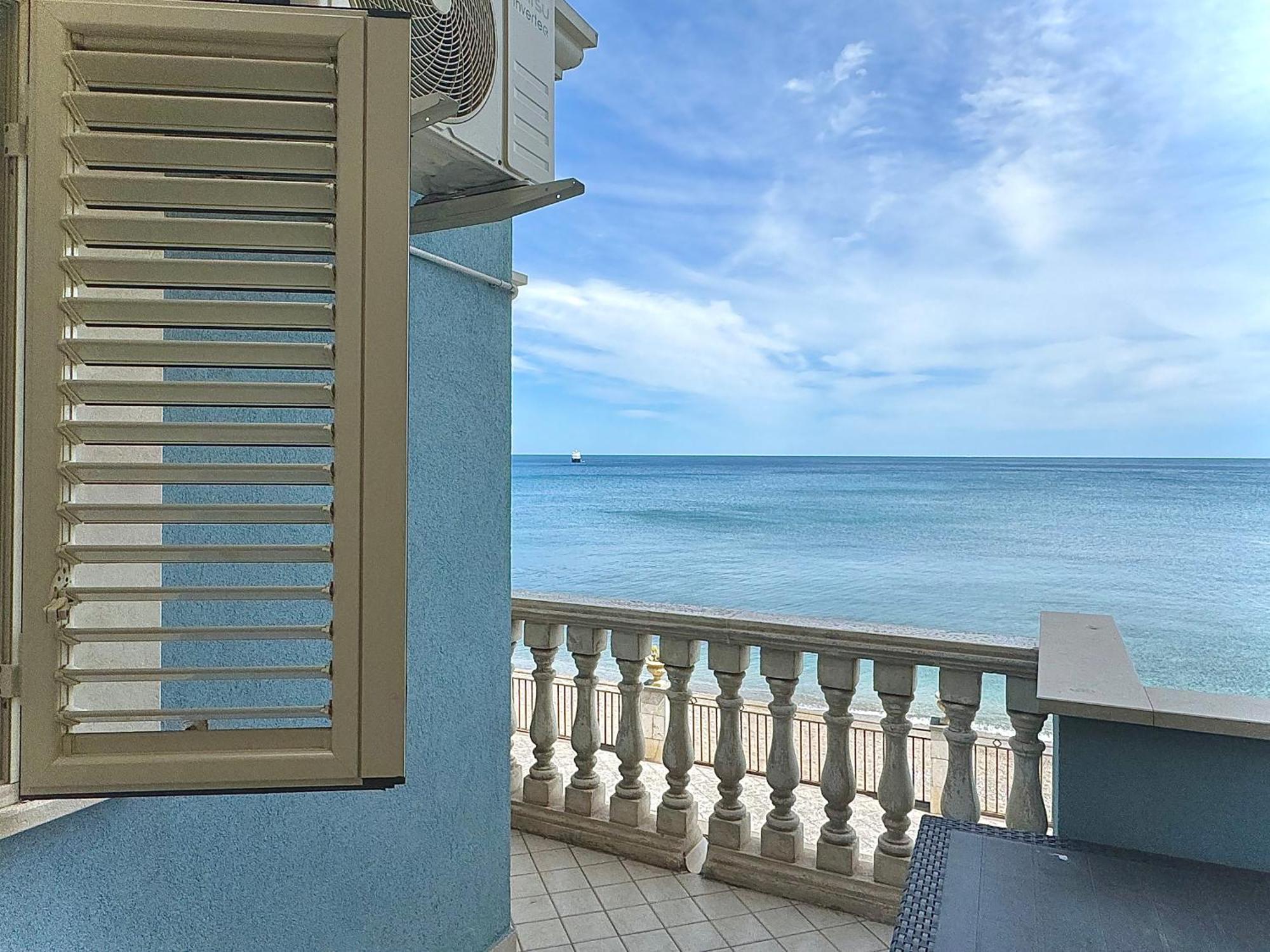 Maremare Apartments Giardini Naxos Esterno foto